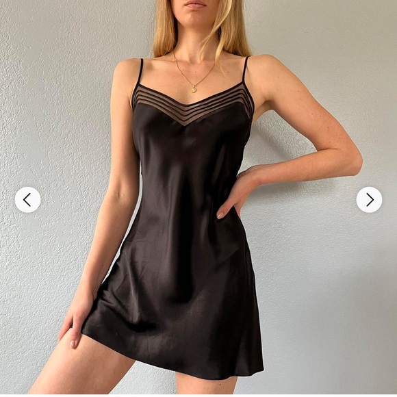 Victoria's Secret Women's Black Dress - Picture 4 of 11